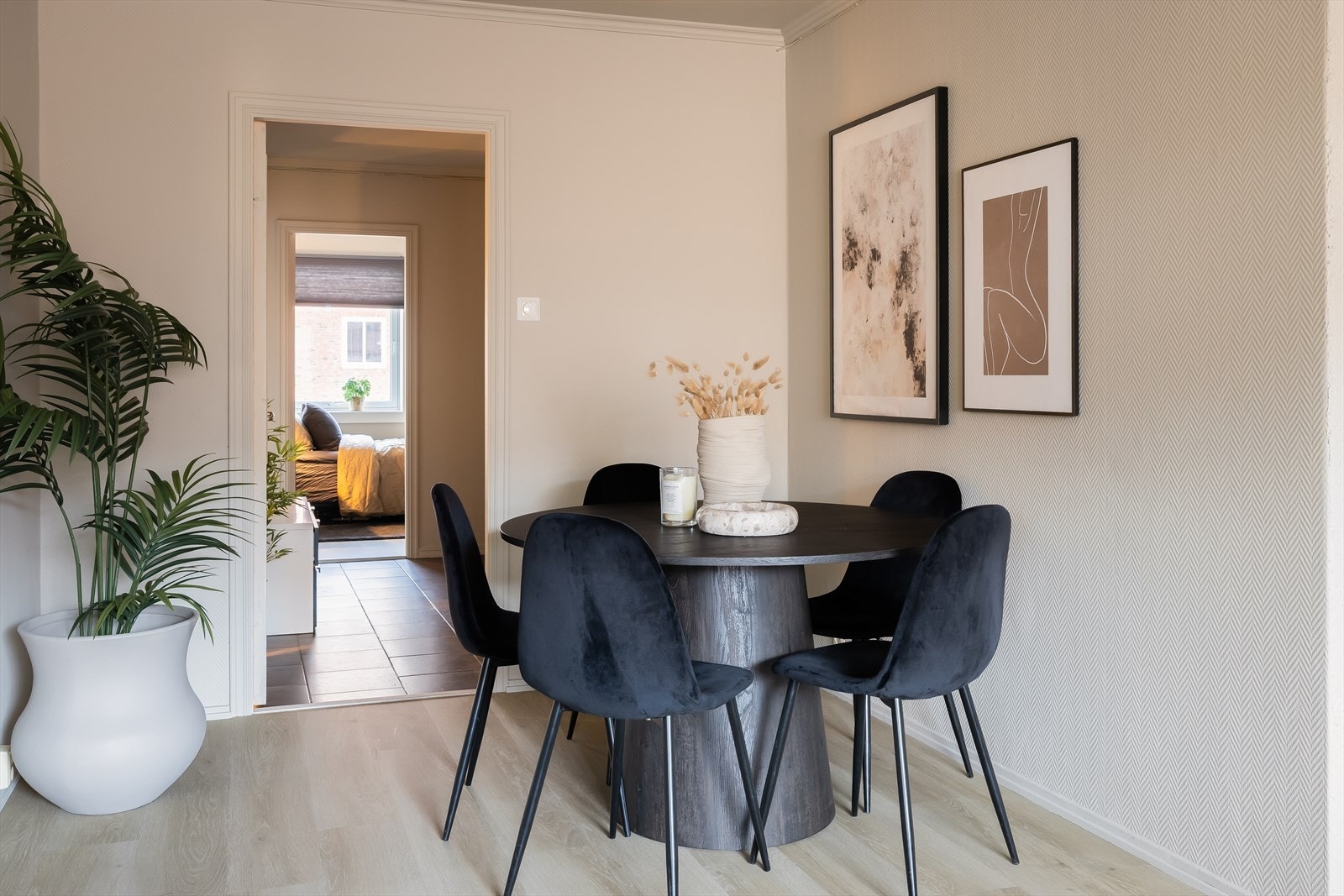 Her bor du i nærhet til flere NTNU campus, dagligvare, flotte turområder og kollektivtransport med hyppige avganger. Galleribilde