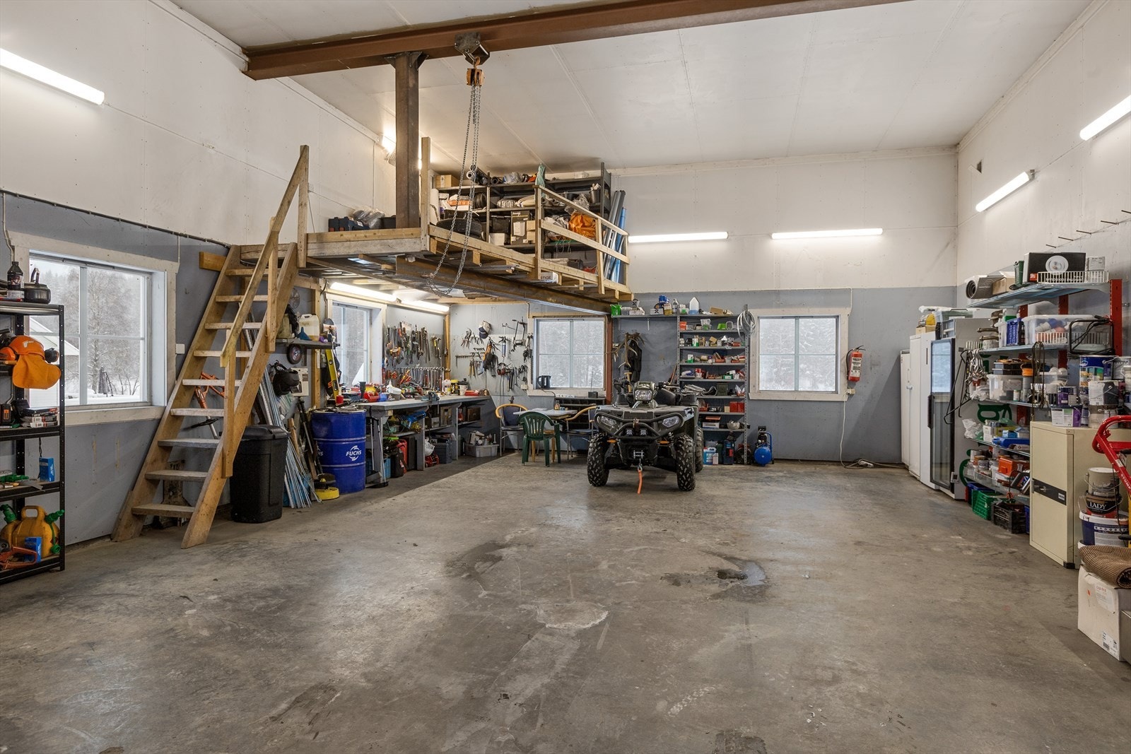 Verksted innvendig. Galleribilde