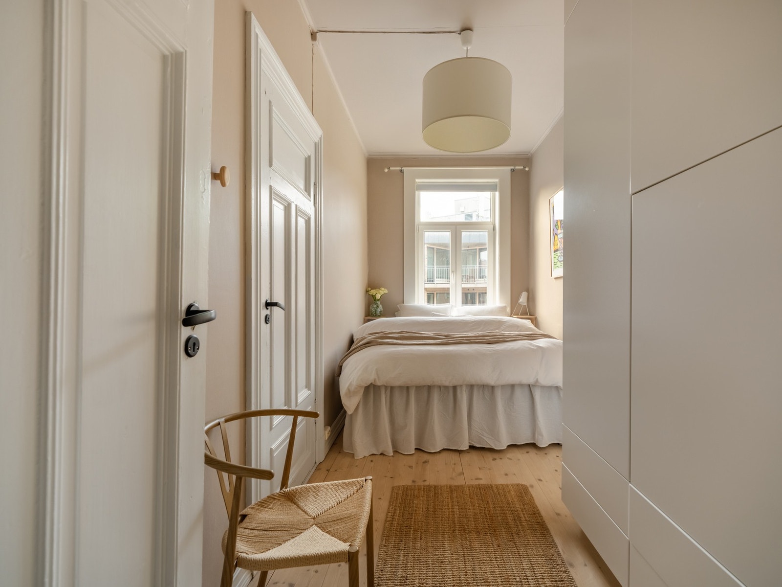 Hovedsoverommet ligger innerst. Også dette har en fin størrelse, målt til ca. 10 kvm. Galleribilde