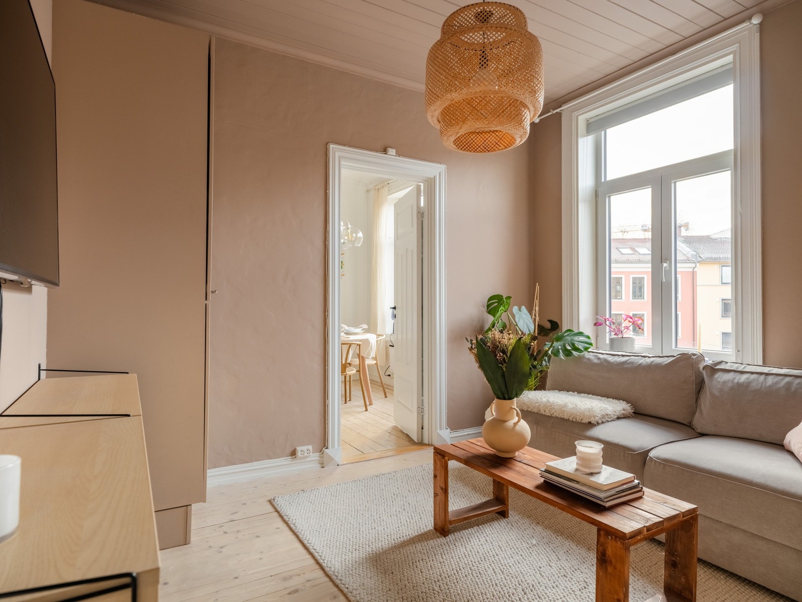 Dagens eier har hatt dette som TV-stue, men fungerer fint som barnerom, gjesterom eller hjemmekontor. Galleribilde