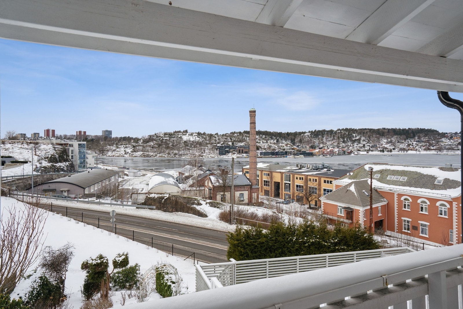 Rolig og etablert boligområde med attraktiv beliggenhet. Galleribilde