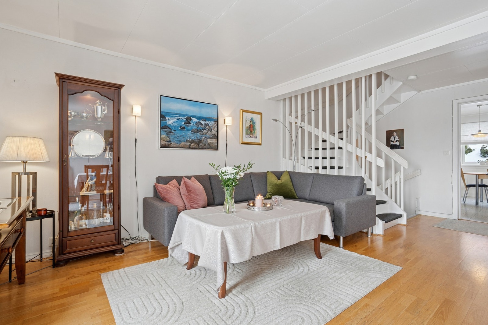 God takhøyde og luftig romfølelse. Galleribilde