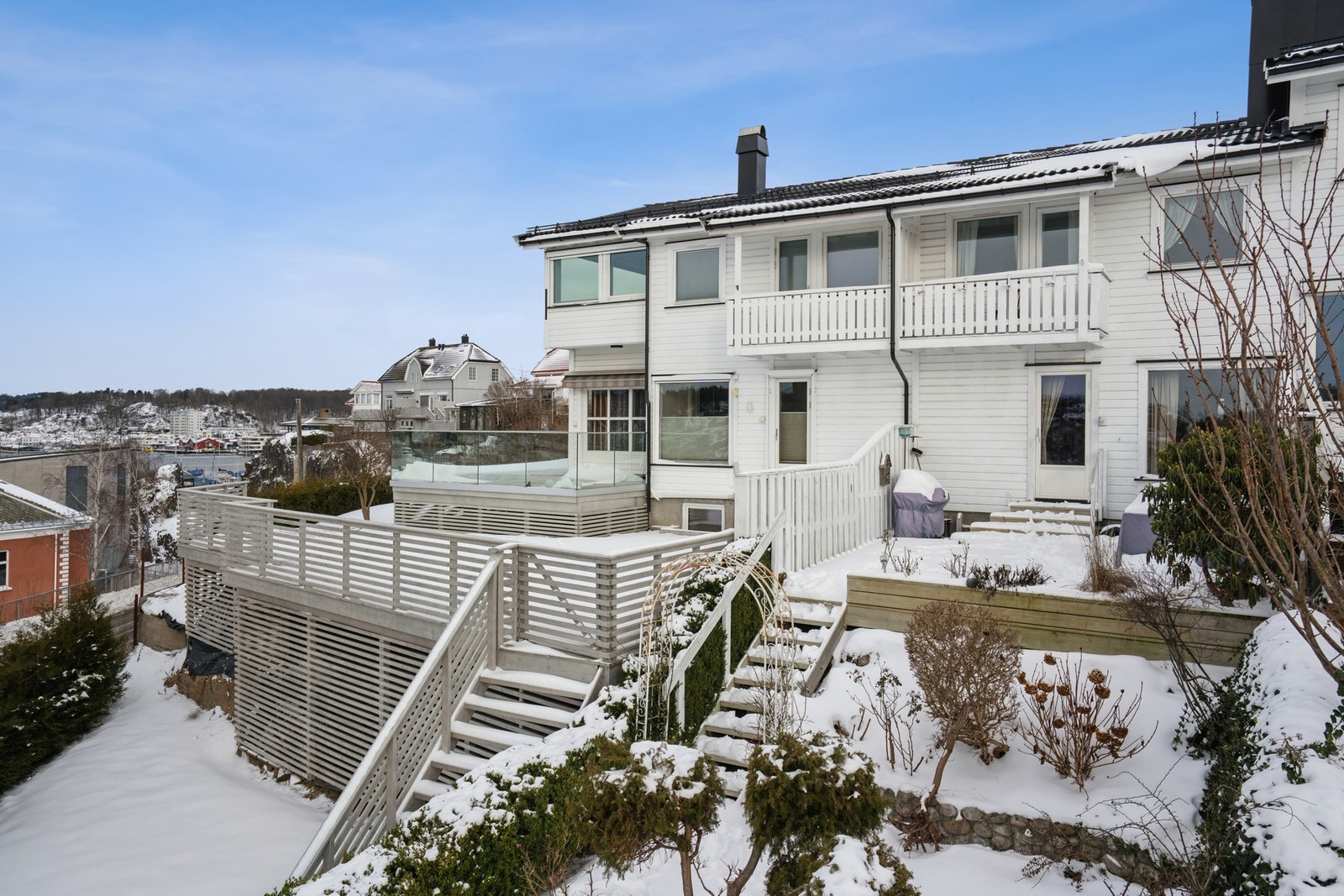 Balkong i øverste etasje - en perfekt plass for morgenkaffen med utsikt. Galleribilde