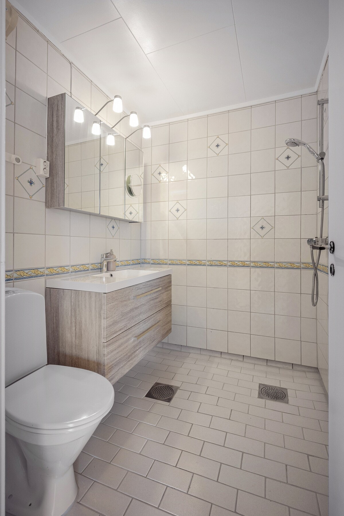 Bad 1. etasje Galleribilde