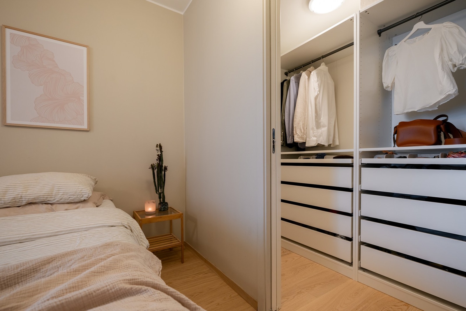 I tilknytning til rommet er det en praktisk innvendig bod. Galleribilde