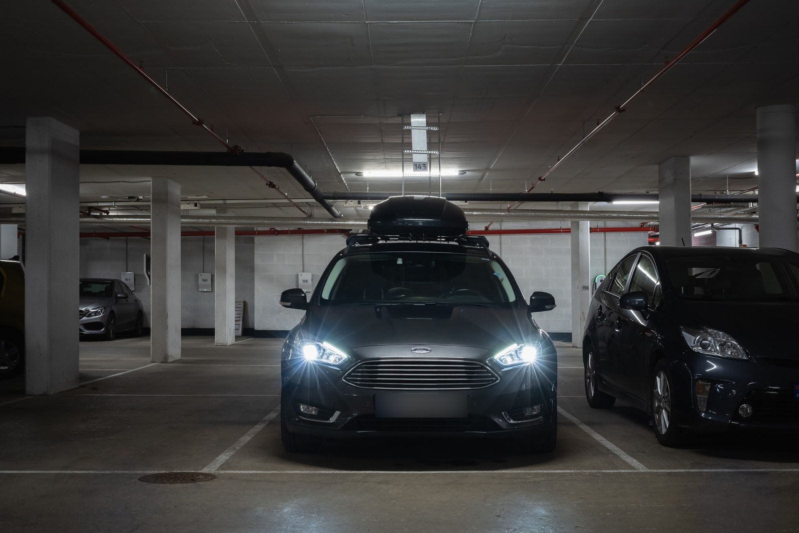 Det medfølger en parkeringsplass i felles garasjeanlegg. Galleribilde