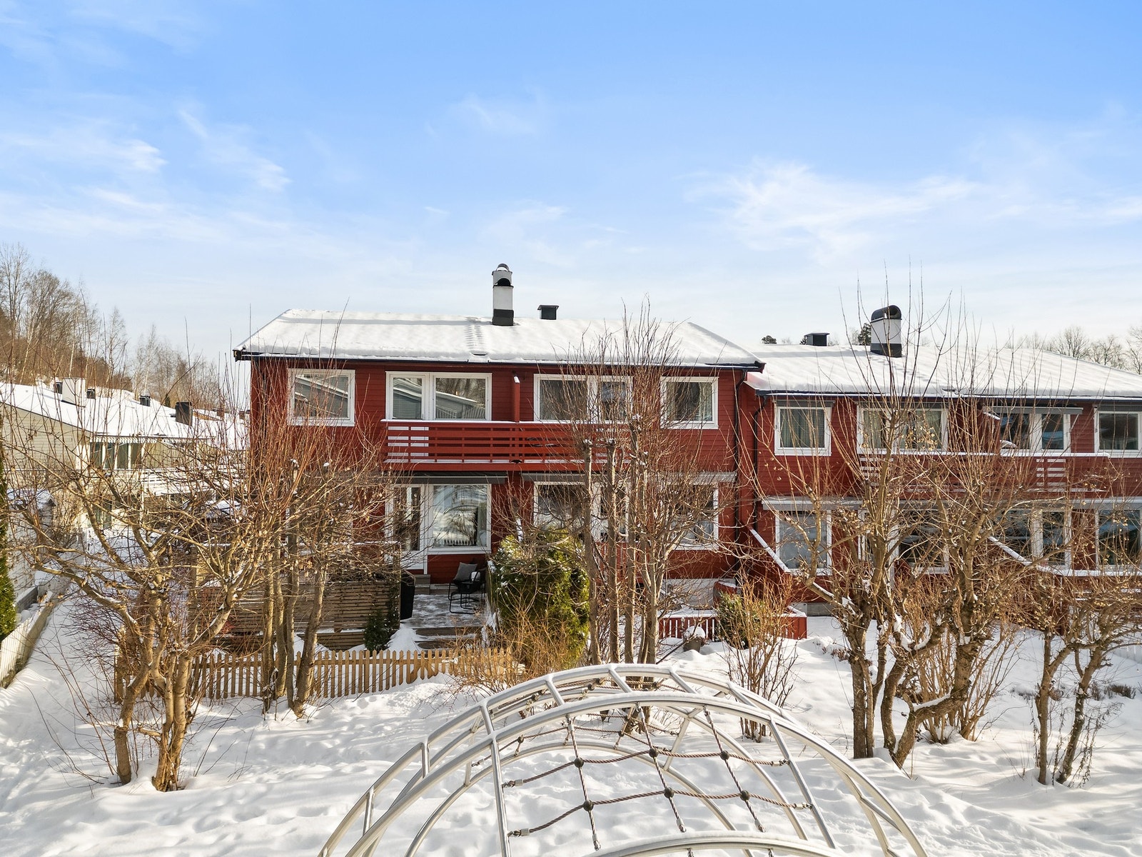 Enderekkehus med fin beliggenhet i barnevennlig område. Galleribilde