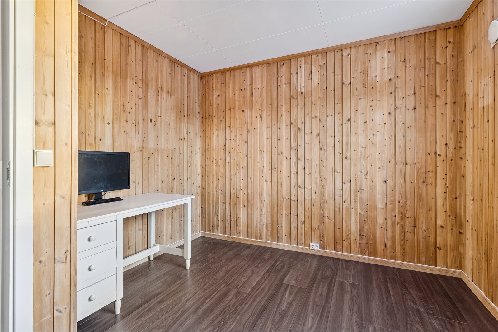 Rommet egner seg også godt som kontor eller gjesterom. Galleribilde