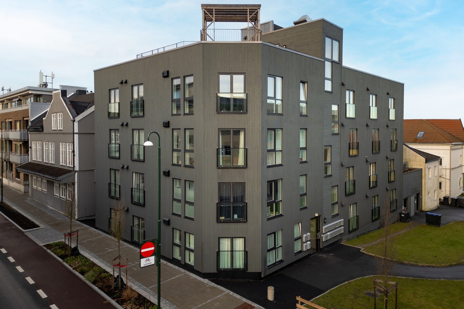 Sentralt beliggende i Sarpsborg med alt av nødvendige servicetilbud i nærheten. Galleribilde