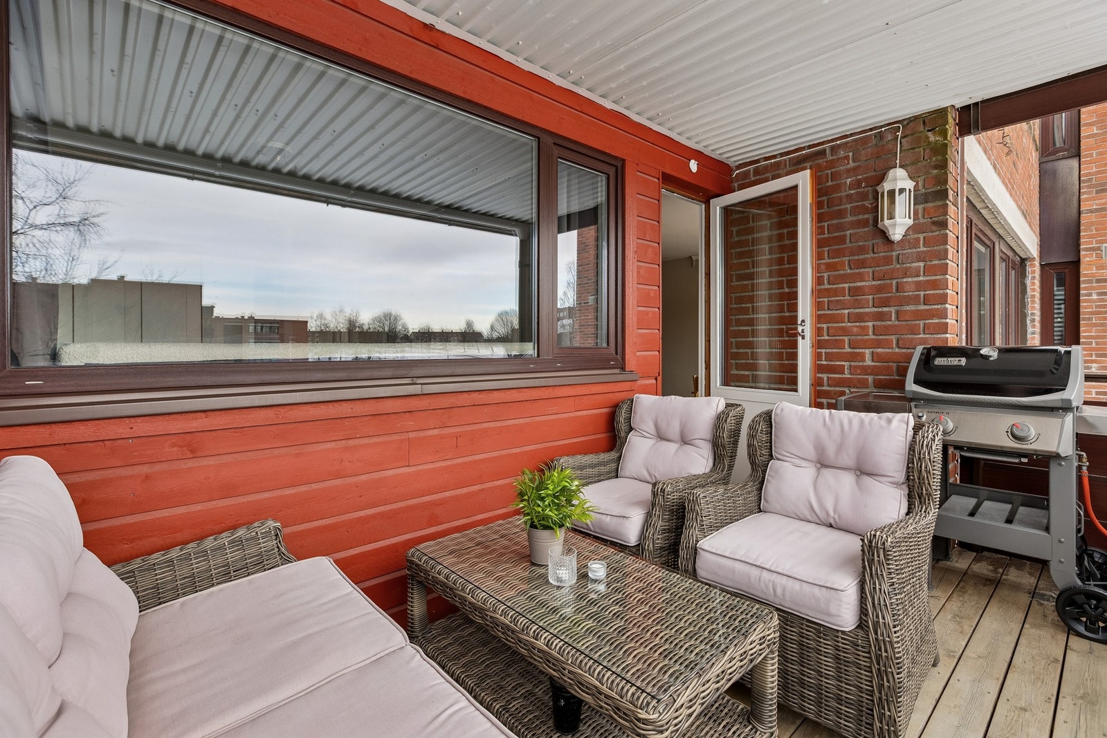 Her har man god plass til ønsket utemøblement. Galleribilde