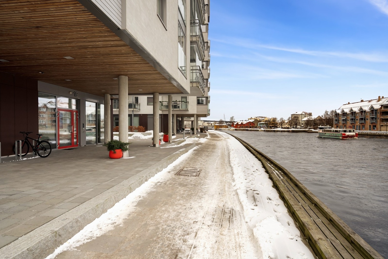 Sentralt område med gangavstand til servicetilbud, butikker og servering Galleribilde