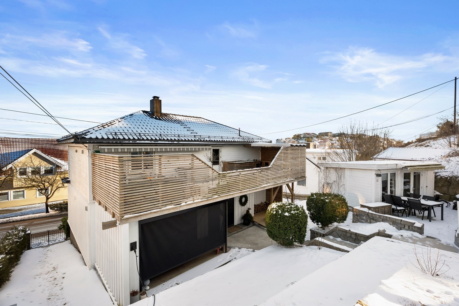 Boligen har en smart planløsning over to plan med to flotte balkonger. Galleribilde