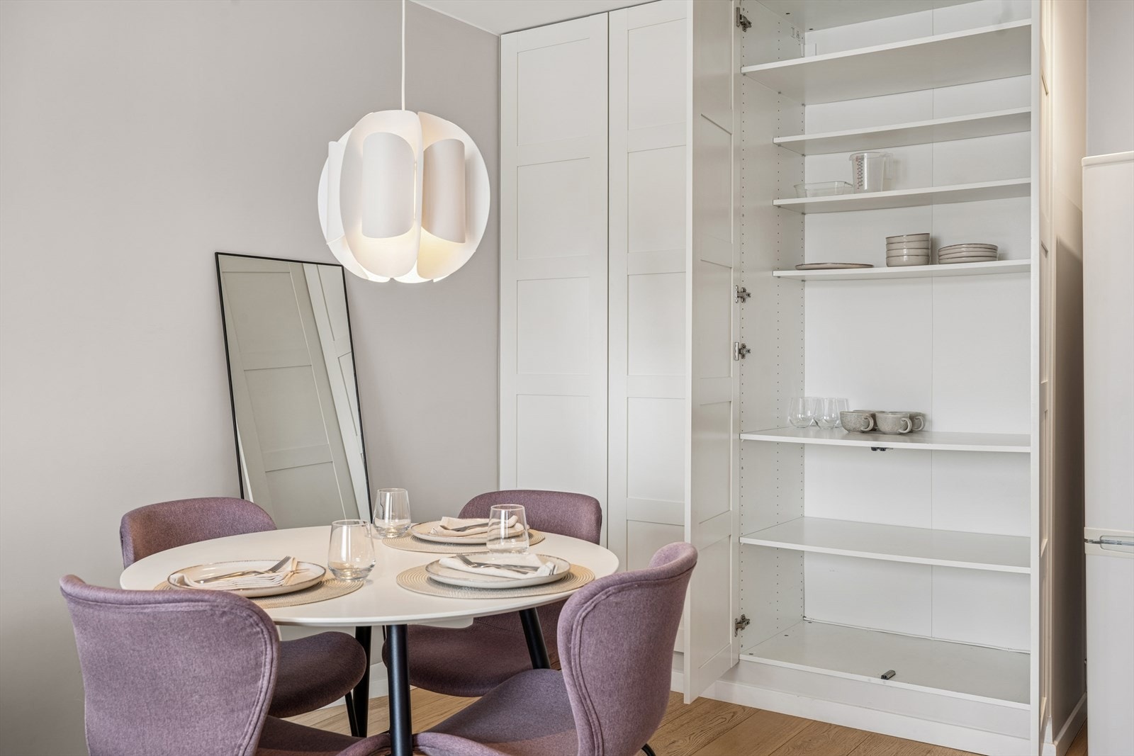 Skap for praktisk oppbevaring Galleribilde