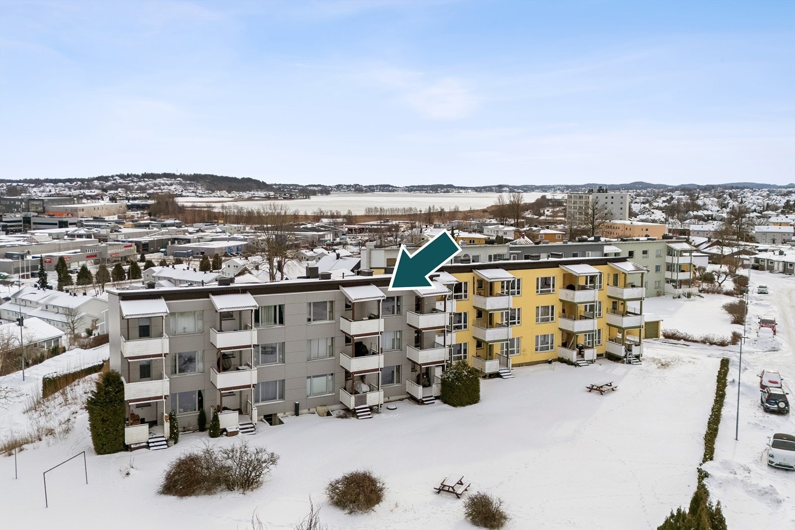 Leiligheten ligger flott til i 3 etg med flotte sol og utsiktsforhold på Solvang Galleribilde