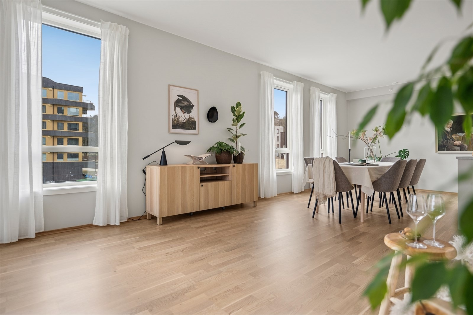 Her har man god plass til å dekke langbord og samle venner og familie. Galleribilde