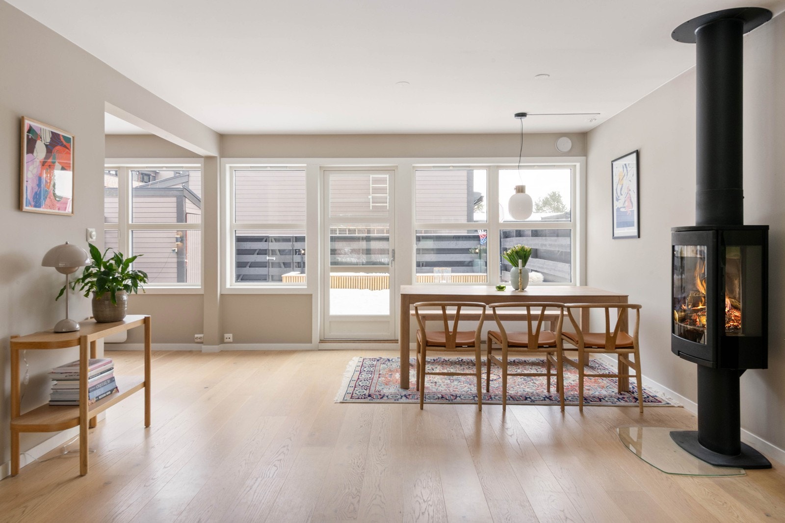 Spisestue med god plass til langbord Galleribilde