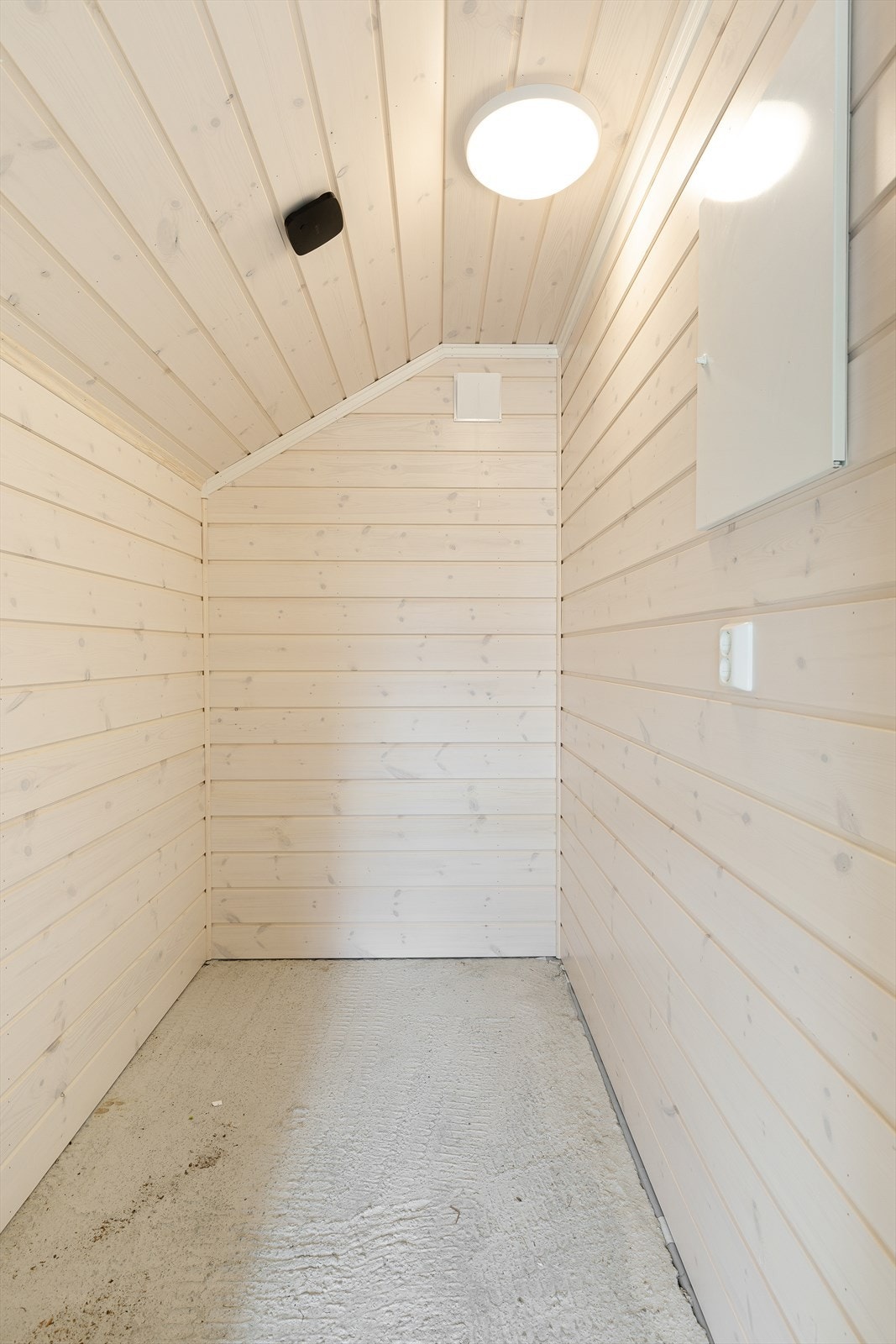 Romsleg sportsbod med innlagt straum Galleribilde