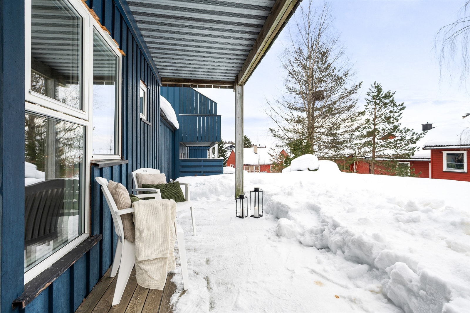 Solrik terrasse perfekt for varme sommerdager. Galleribilde