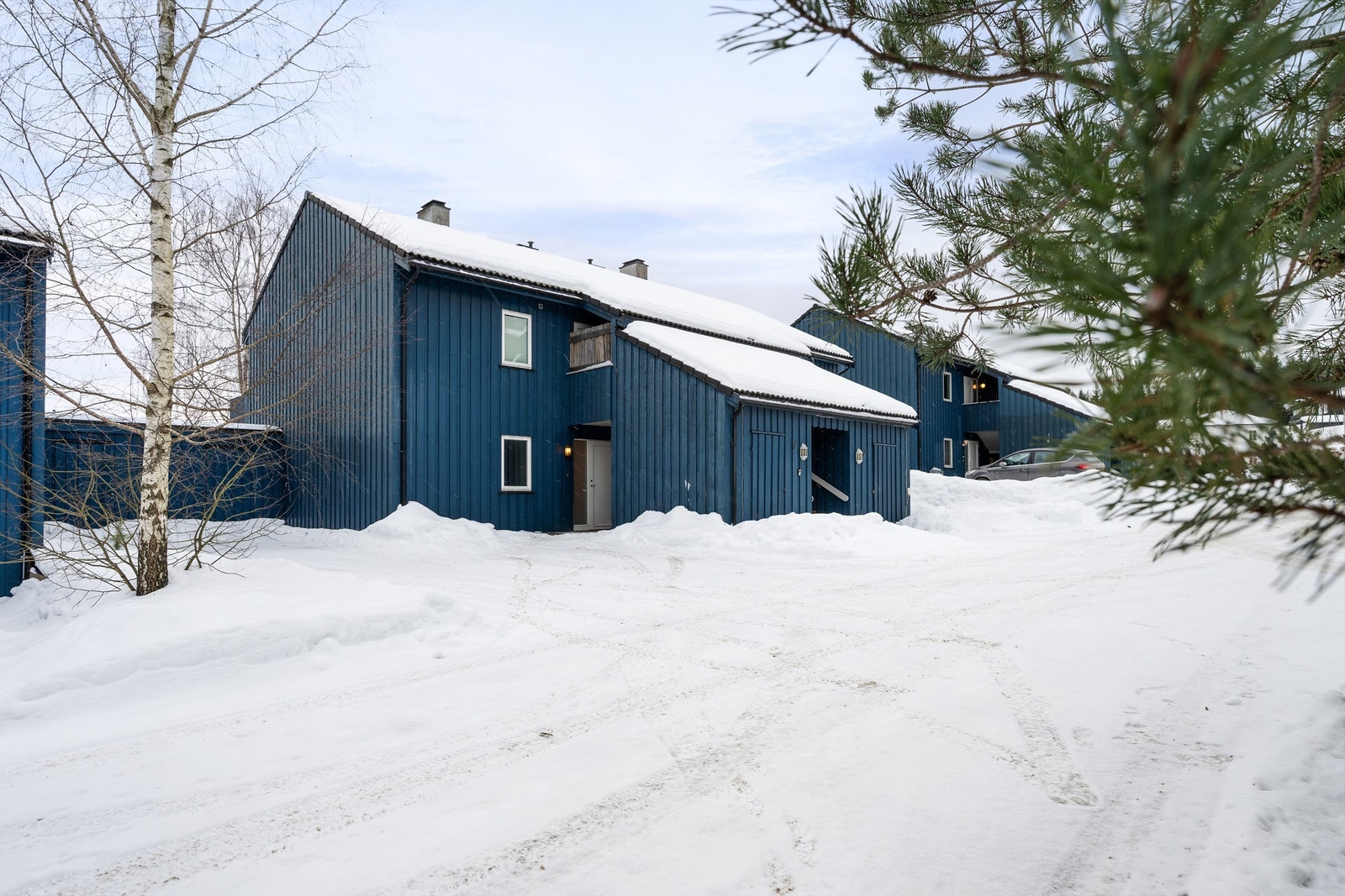 Leiligheten disponerer en utvendig bod og en egen parkeringsplass. Galleribilde