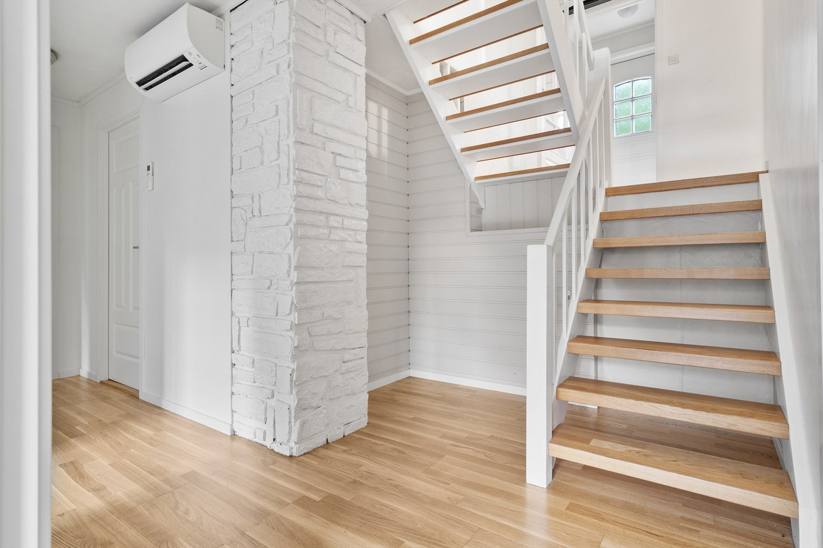 Underetasje med 3 soverom, bad og boder. Galleribilde