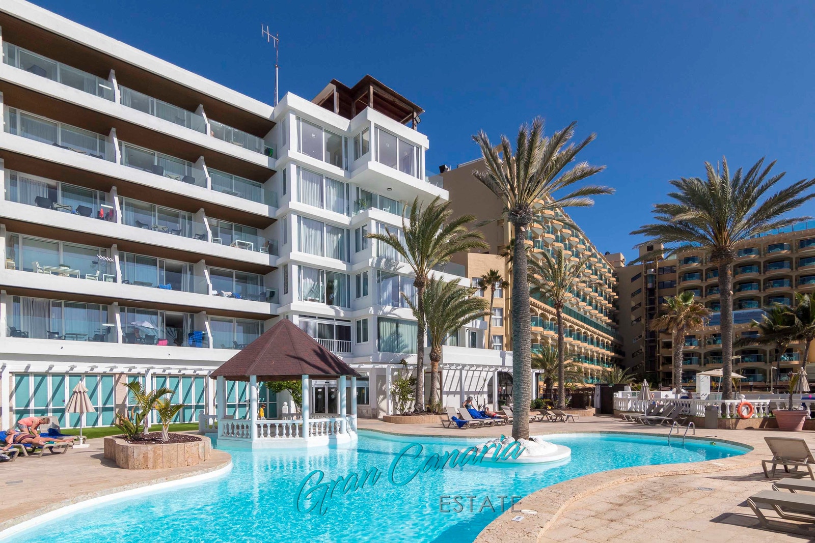 Fasaden er nydelig renovert i 2025 Galleribilde