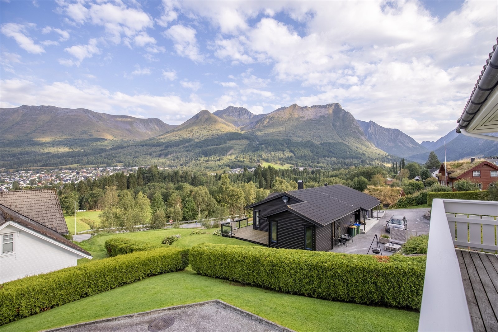 Fantastisk utsikt over fjellene Galleribilde