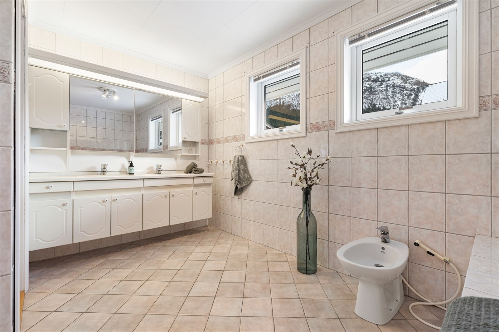 Fliser på vegger og gulv Galleribilde