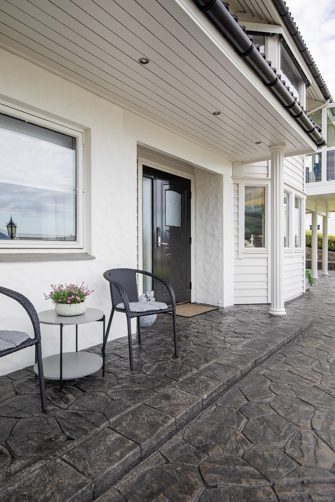 Inngangsparti og utvendig trapp i decorbetong Galleribilde