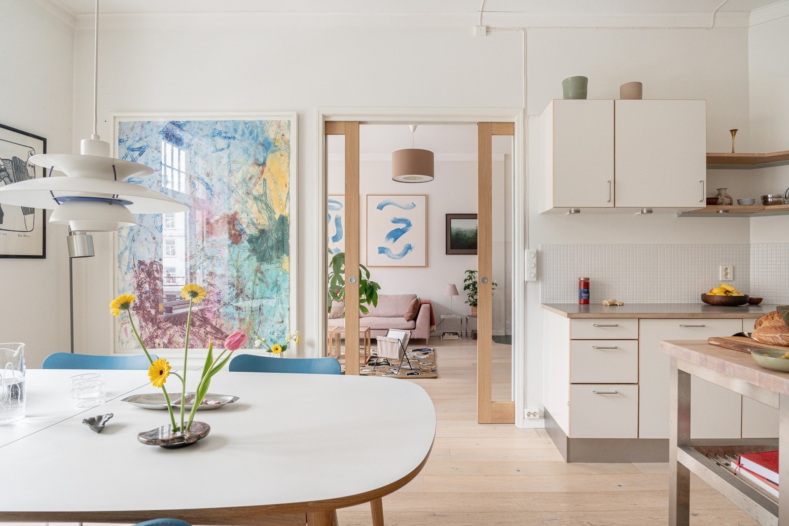 Pen parkett på gulv er gjennomgående i øvrige oppholdsrom. Galleribilde