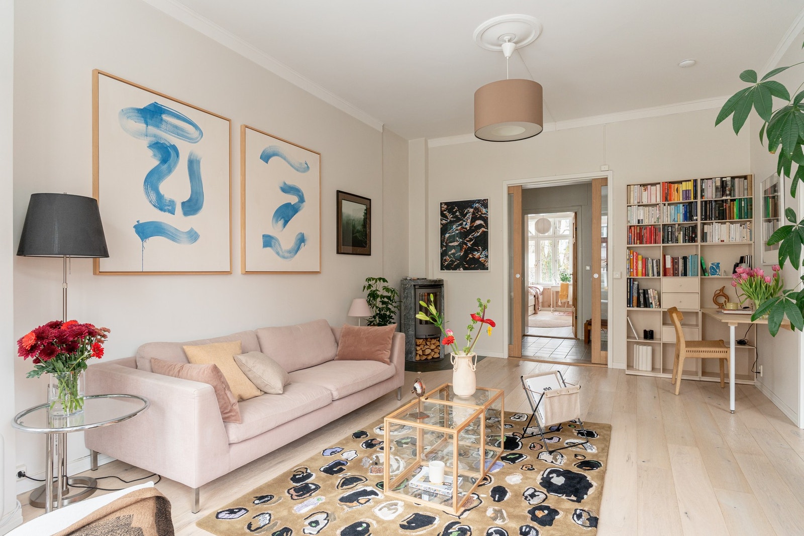 Delikate fargevalg på vegger. Galleribilde