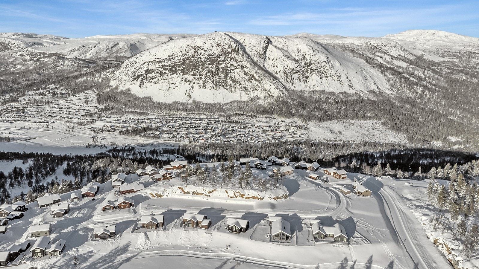 Furåsen begynner å ta form og flere av fritidsboligene er nå ferdig oppført Galleribilde