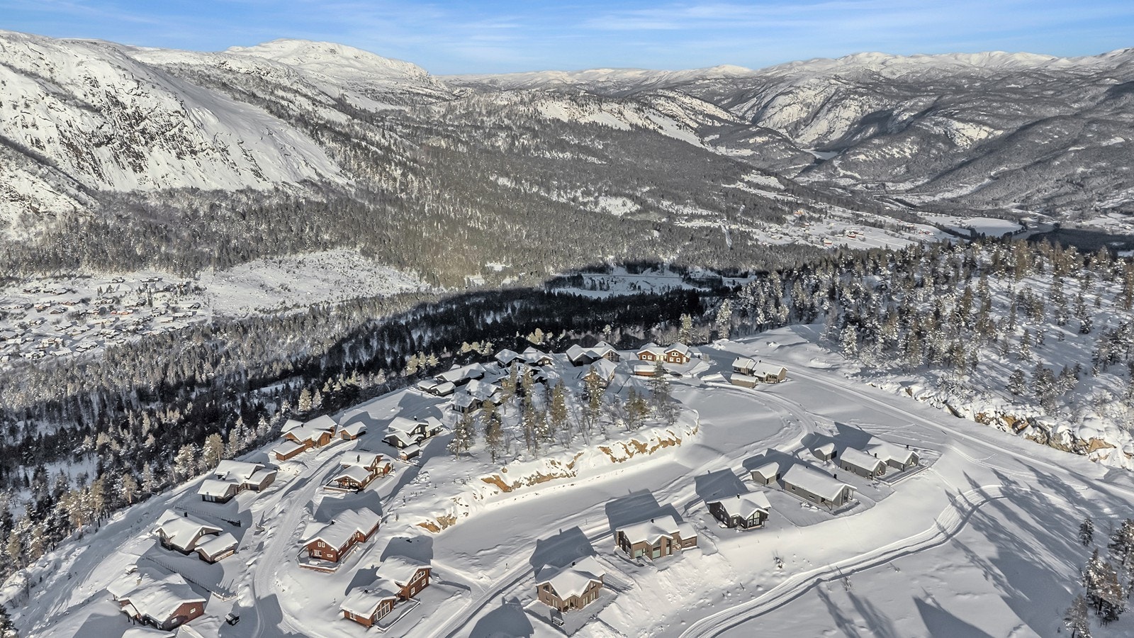 Kort vei til Rysstad sentrum, ca 1 mil til Valle sentrum, ca 50 min kjøring til Hovden Galleribilde