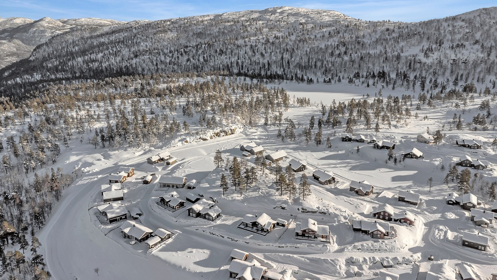 Alpinanlegg starter ved hyttefeltet. Ski inn til Alpinanlegget Galleribilde