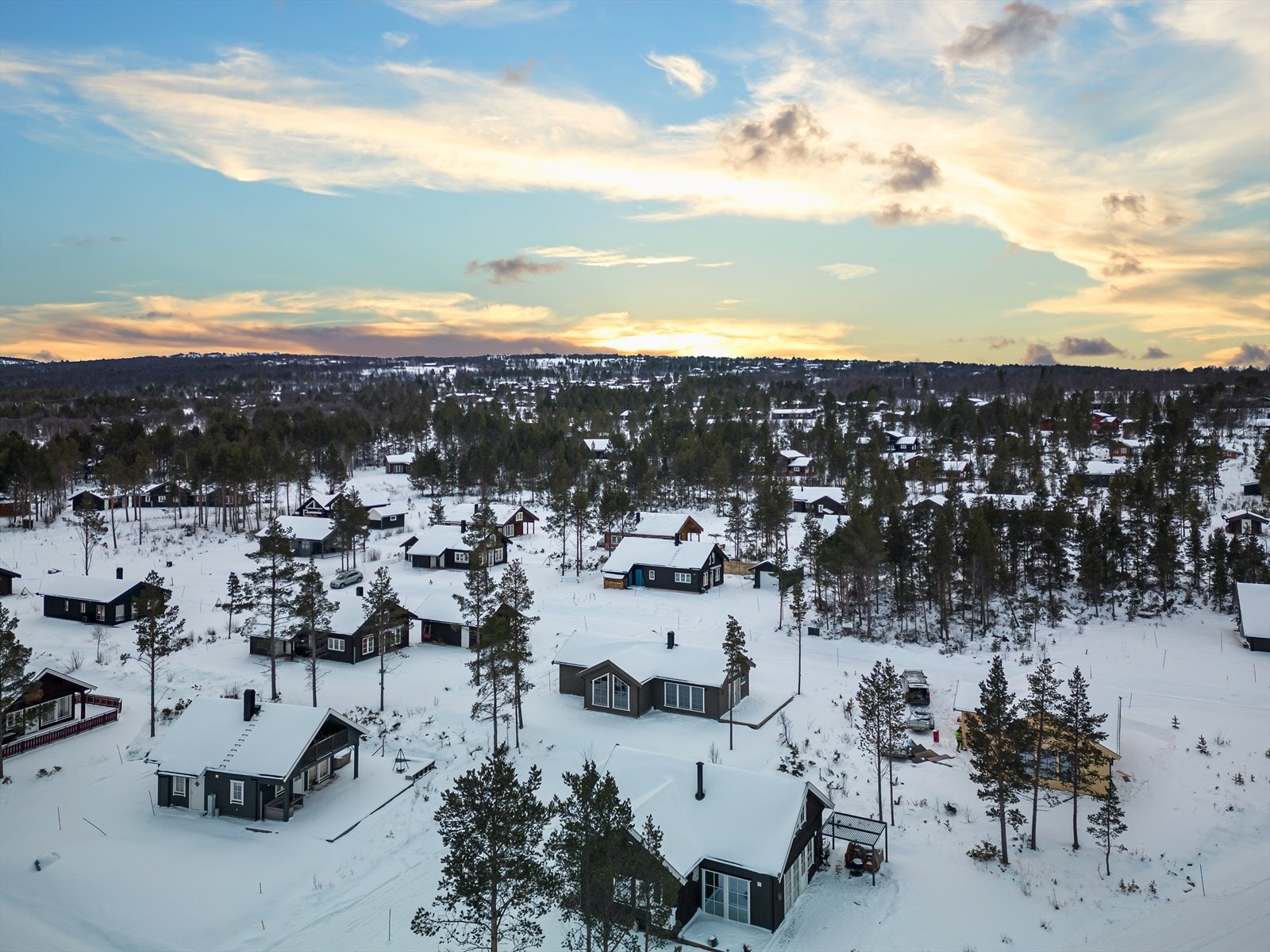 Her har man nærhet til naturskjønne omgivelser, og gangavstand på til Røros sentrum (ca. 3 km) med alle fasiliteter. Galleribilde