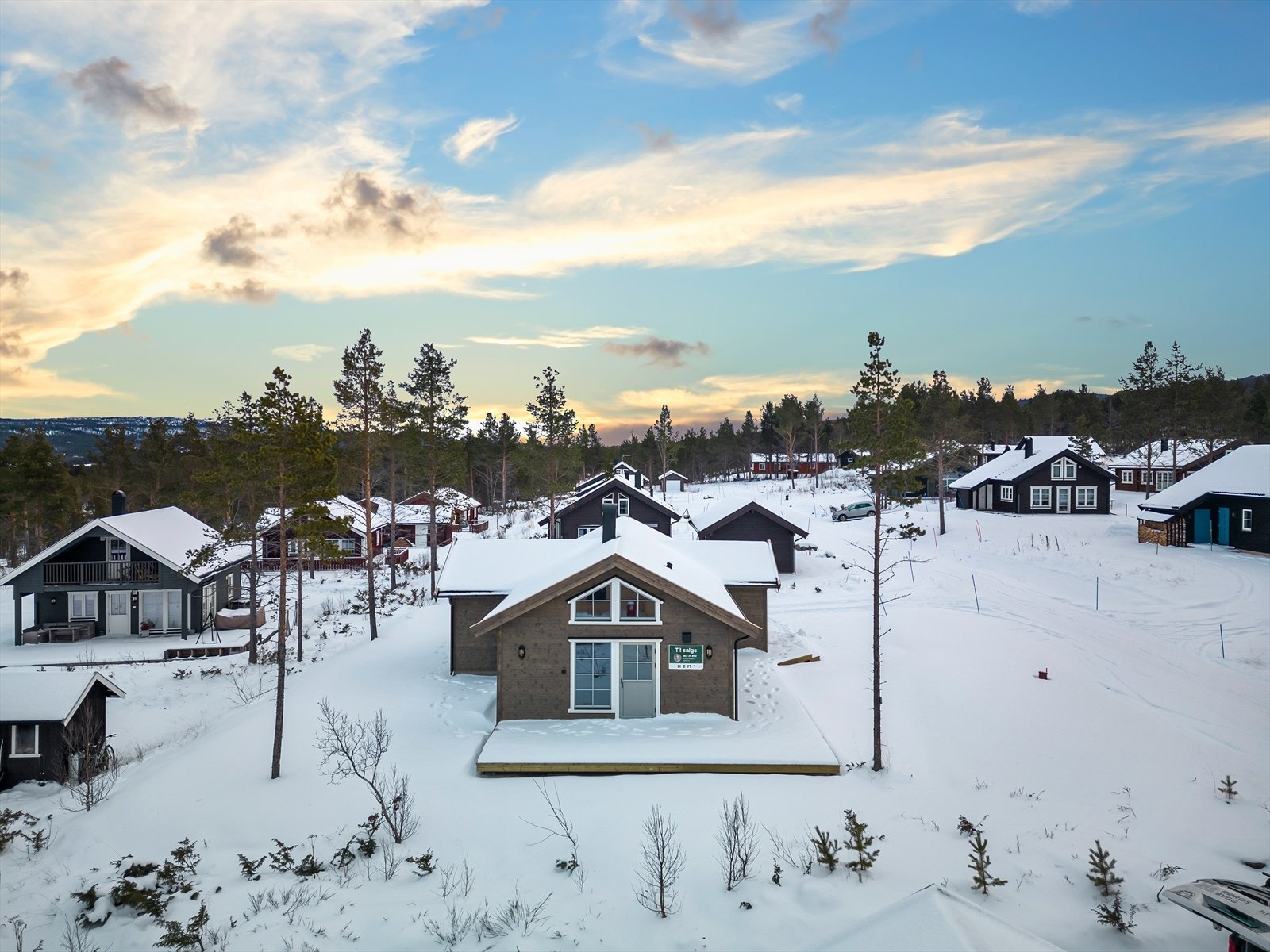 Velkjente Røros kan skilte til bl.a. hoteller, restauranter, barer, kafeer, gallerier, museum, treningssenter og flere andre servicetilbud. Galleribilde