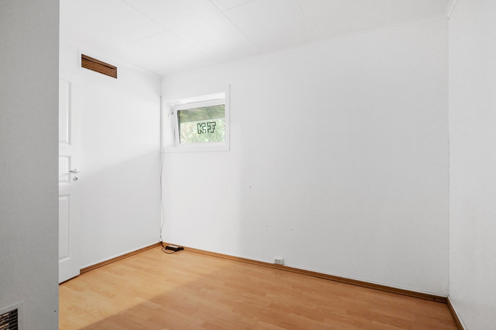 Soverom nummer 1 er av god størrelse på 9m². Galleribilde