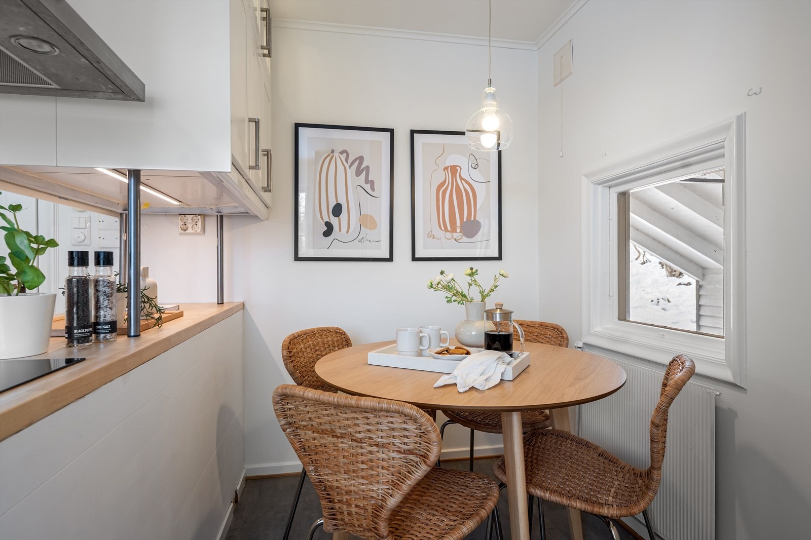 Plass til et hyggelig frokostbord. Galleribilde