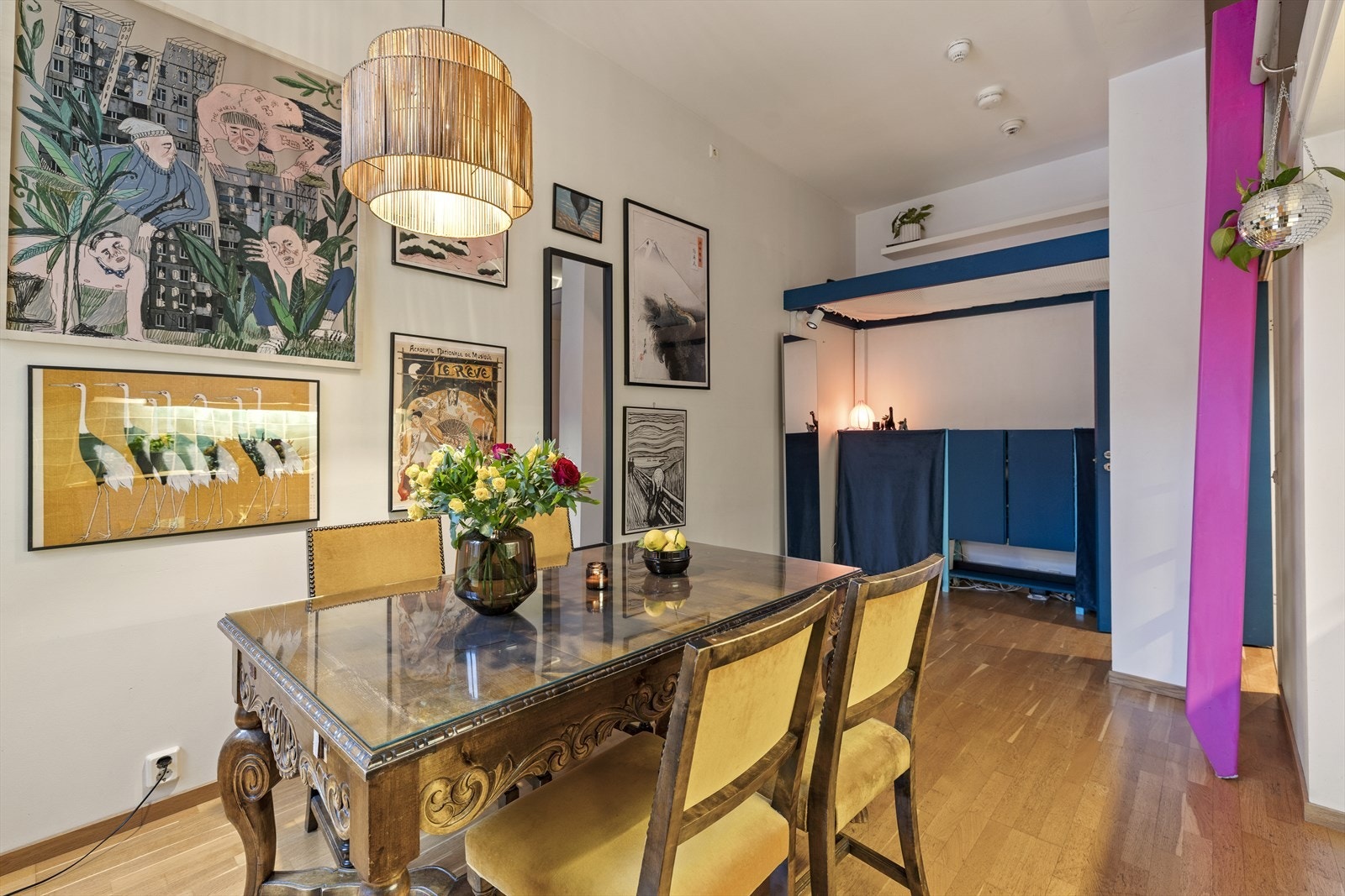 Her har du god plass til å innrede med hyggelig spisegruppe! Galleribilde