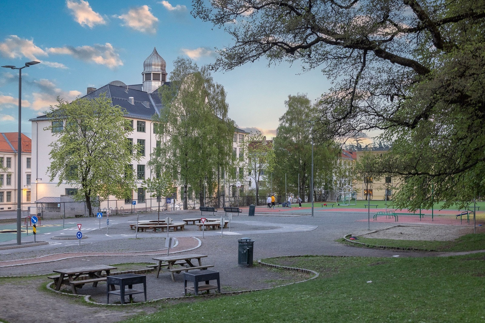Sjarmerende Bjølsen skole med historiske røtter helt tilbake til midten av 1800-tallet. Galleribilde