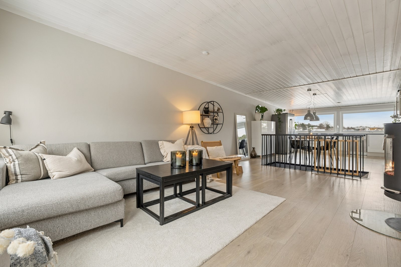 Stuen har plass til flere møbleringsmuligheter for å skape den stuen du selv ønsker. Galleribilde