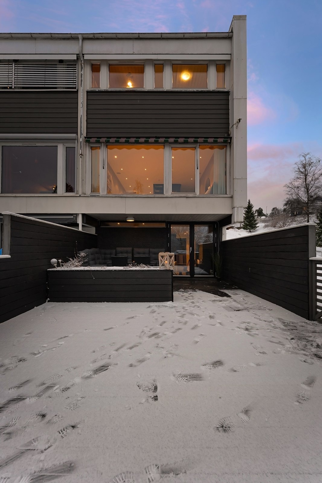 En fin og usjenert uteplass med begrenset innsyn. Galleribilde