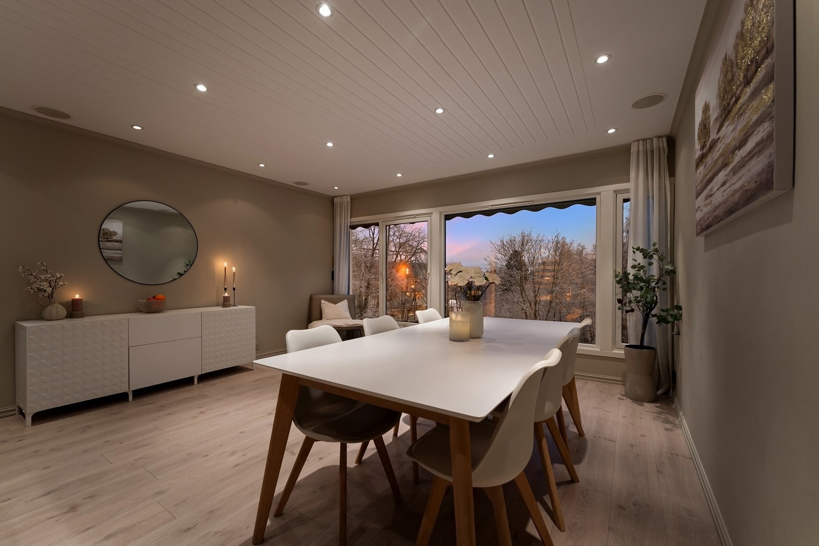 Velkommen til Haugenlia 35, presentert av Edvard Nyberg v/ Proaktiv Lillestrøm. Galleribilde