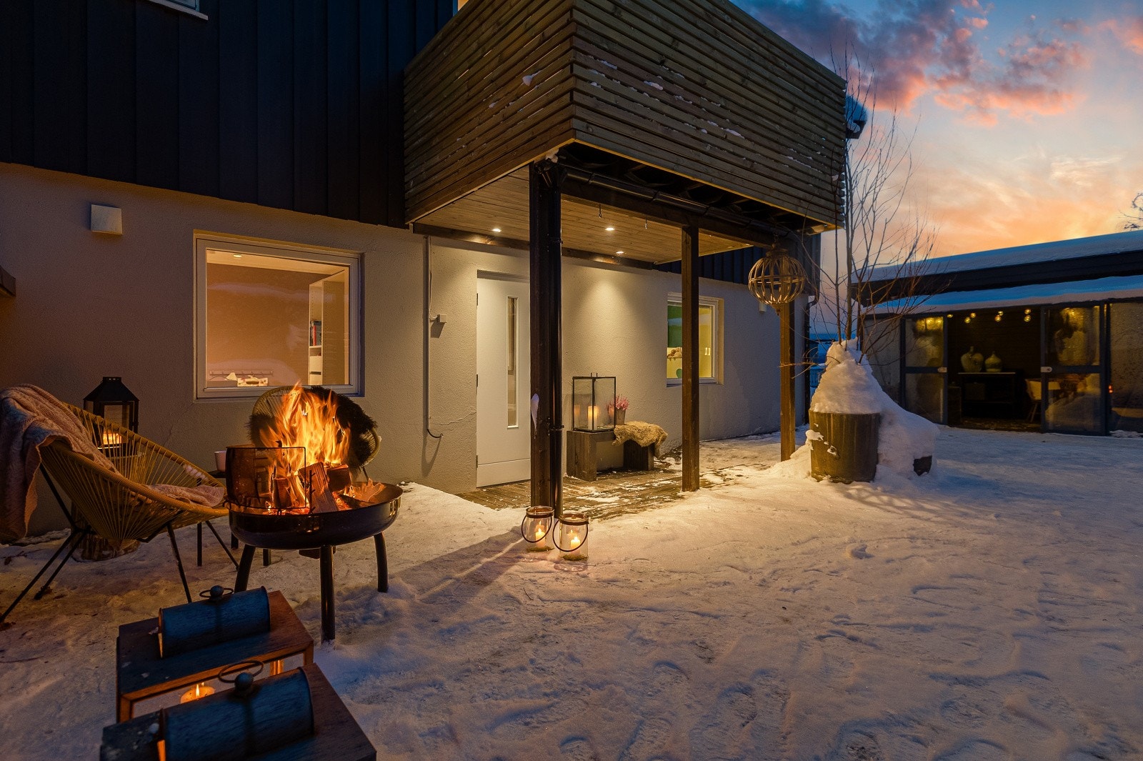 Allerede her får du et svært godt førsteinntrykk av boligen og den gjennomførte, trivelige atmosfæren. Galleribilde