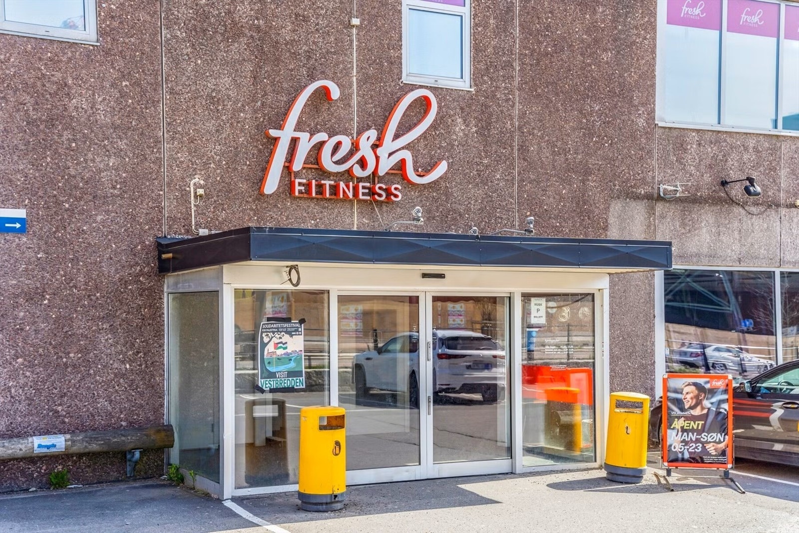 Fresh Fitness i nærområdet gir gode treningsmuligheter med lange åpningstider og moderne fasiliteter. Galleribilde