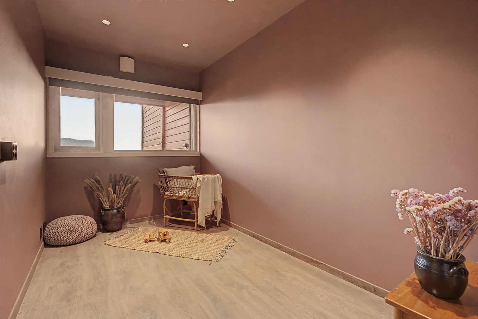 Soverom 3 måler også 7,3 m². Selger har hatt 160-seng her for gjester. Galleribilde