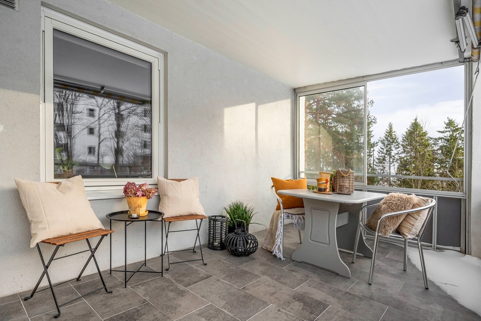 Her er det god plass til sittegruppe, grill og beplantning. Galleribilde