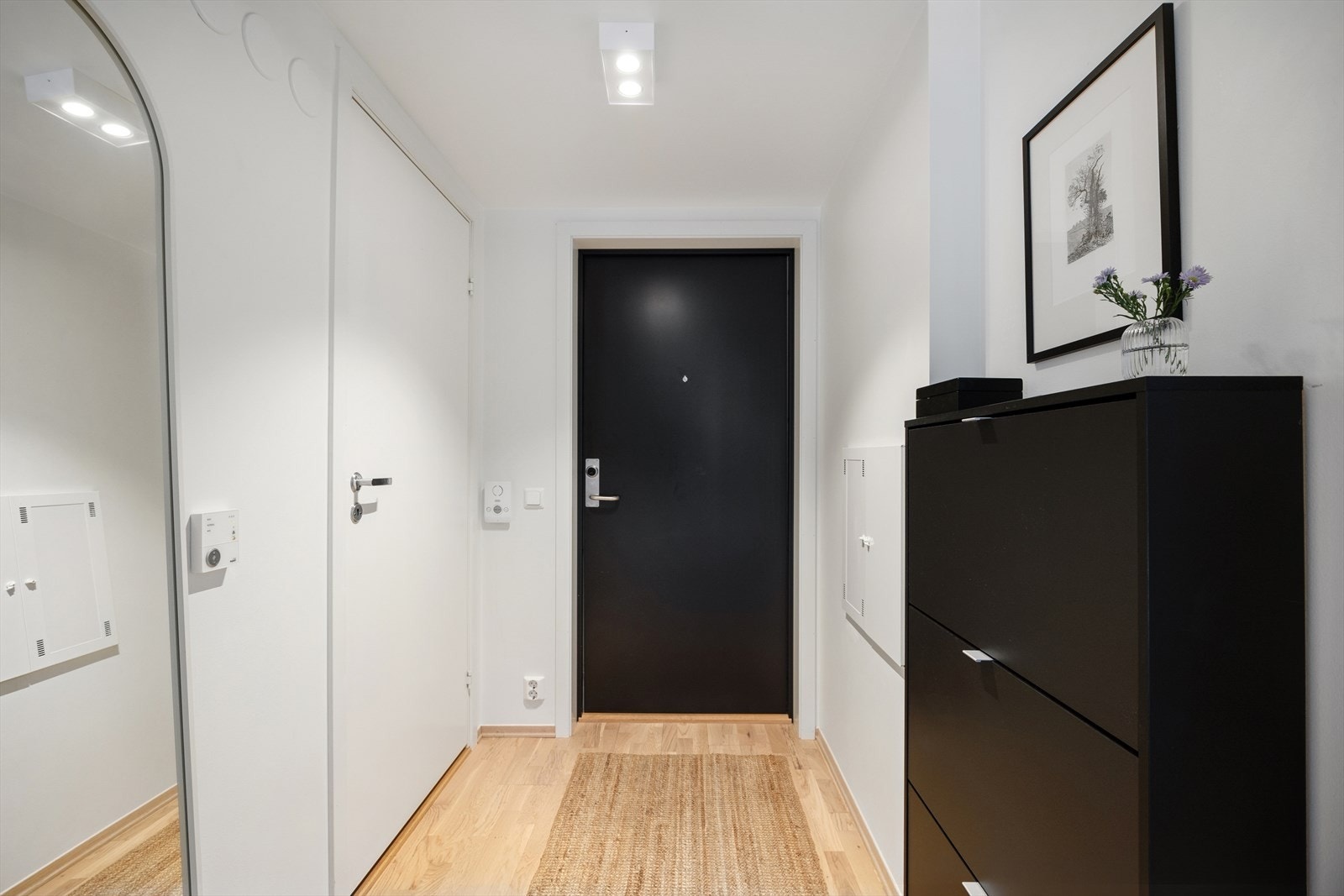 Velkommen inn! Leiligheten disponerer en kjellerbod målt til ca. 8 m². Galleribilde