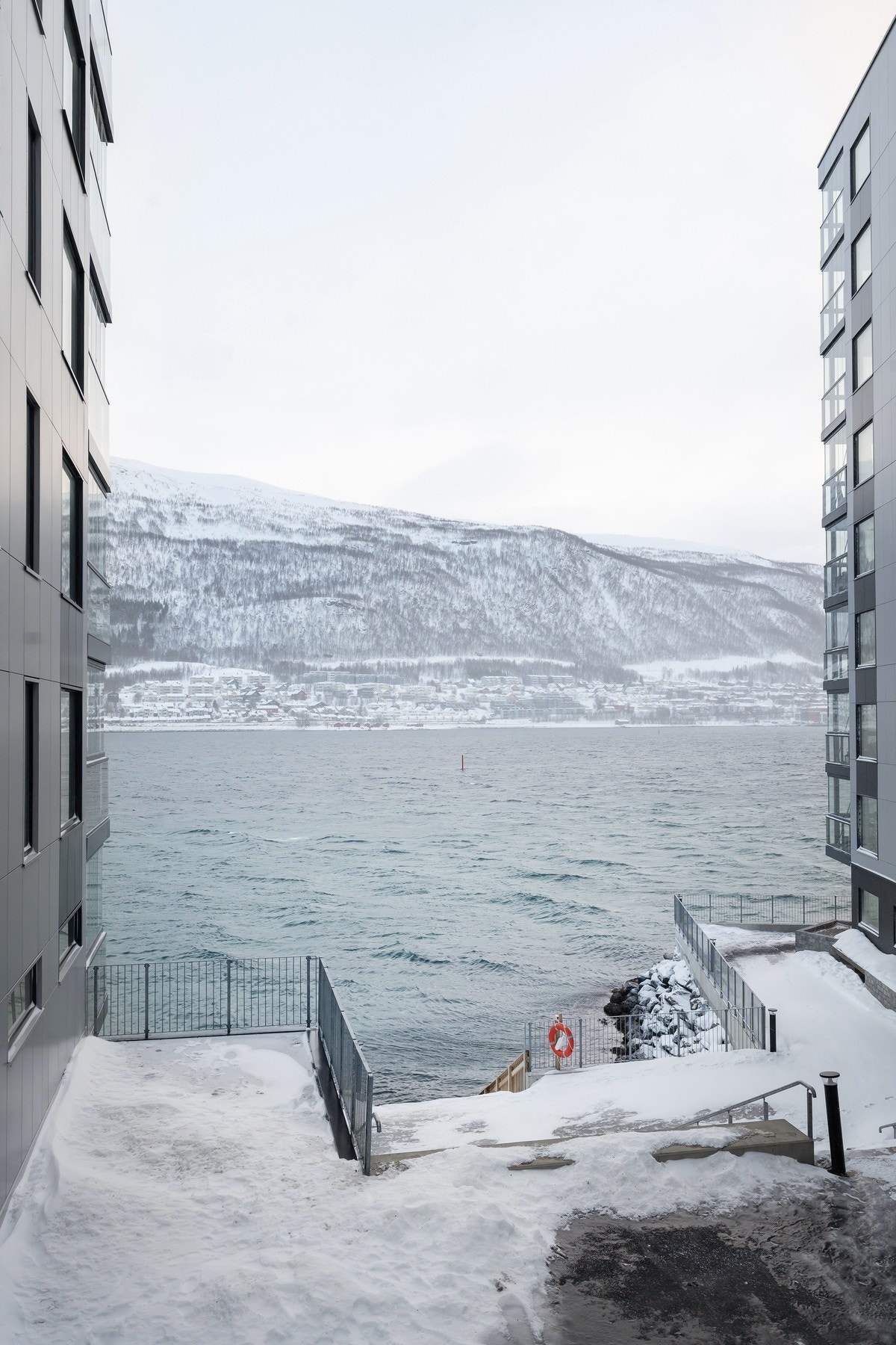 Utsikt fra balkong. Galleribilde