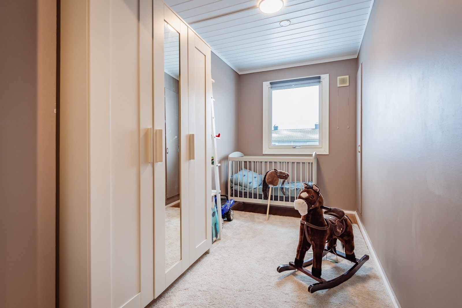 Et lite barnerom Galleribilde