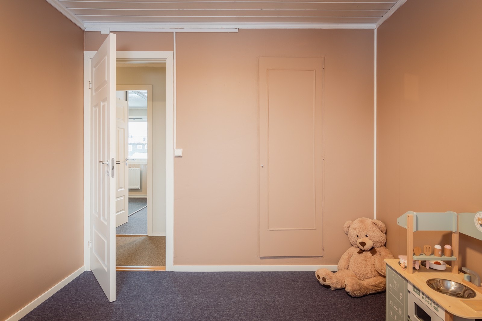 På eiendom er det flere integrerte skap Galleribilde